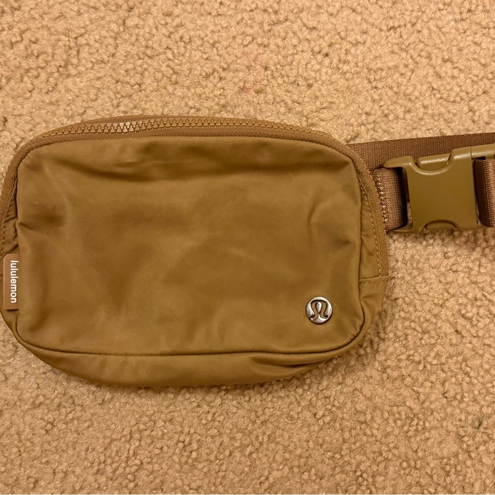 Lululemon Everywhere Belt Bag 1L Brown